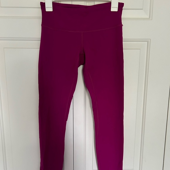 SIZE 6 LULULEMON LEGGINGS - Picture 1 of 3
